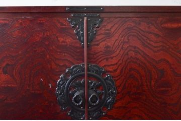 中古　美品　岩谷堂箪笥　美しい杢目と立派な金具が魅力的な三段重ね箪笥(収納箪笥、衣装箪笥、着物箪笥、和箪笥、上下バラ売り可能)(定価約140万円)(R-073751)