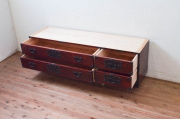中古　美品　岩谷堂箪笥　天板リメイク　美しい杢目と立派な金具が魅力的なローチェスト(ローボード、サイドボード、テレビ台、テレビボード、引き出し、収納箪笥、衣装箪笥、和箪笥)(R-073754)