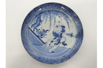 希少　江戸期　古伊万里　染付　唐子に犬図　約17cm　5.6寸　珍しい絵付けが印象的な中皿3枚セット(和皿、和食器、五寸六分)(R-073755)