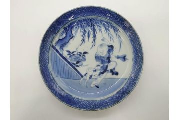 希少　江戸期　古伊万里　染付　唐子に犬図　約17cm　5.6寸　珍しい絵付けが印象的な中皿3枚セット(和皿、和食器、五寸六分)(R-073755)