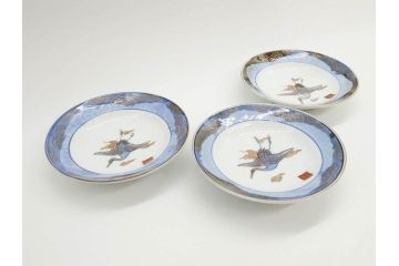 江戸期　古伊万里　染付　金彩　約13cm　4.1寸　優雅に舞う鶴のデザインが上品な雰囲気を醸し出す小皿3枚セット(つる、ツル、和皿、和食器、四寸一分)(R-073756)