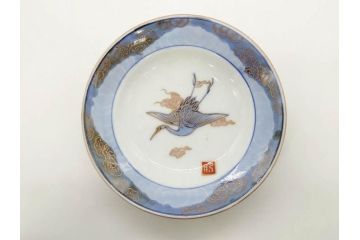江戸期　古伊万里　染付　金彩　約13cm　4.1寸　優雅に舞う鶴のデザインが上品な雰囲気を醸し出す小皿3枚セット(つる、ツル、和皿、和食器、四寸一分)(R-073756)