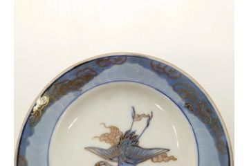 江戸期　古伊万里　染付　金彩　約13cm　4.1寸　優雅に舞う鶴のデザインが上品な雰囲気を醸し出す小皿3枚セット(つる、ツル、和皿、和食器、四寸一分)(R-073756)