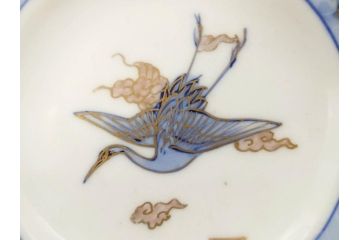 江戸期　古伊万里　染付　金彩　約13cm　4.1寸　優雅に舞う鶴のデザインが上品な雰囲気を醸し出す小皿3枚セット(つる、ツル、和皿、和食器、四寸一分)(R-073756)