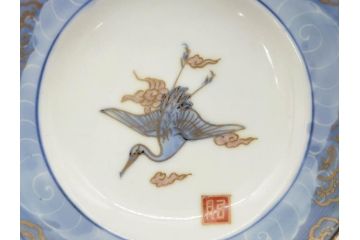 江戸期　古伊万里　染付　金彩　約13cm　4.1寸　優雅に舞う鶴のデザインが上品な雰囲気を醸し出す小皿3枚セット(つる、ツル、和皿、和食器、四寸一分)(R-073756)