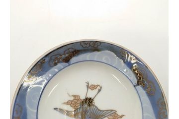 江戸期　古伊万里　染付　金彩　約13cm　4.1寸　優雅に舞う鶴のデザインが上品な雰囲気を醸し出す小皿3枚セット(つる、ツル、和皿、和食器、四寸一分)(R-073757)
