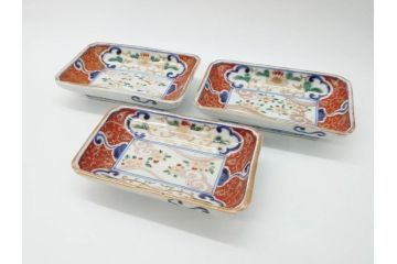 稀少サイズ!　江戸期　古伊万里　色絵　染付　約15cm　4.9寸　鮮やかな色合いが食卓に彩を与える長皿3枚セット(角皿、和皿、和食器、四寸九分)(R-073759)