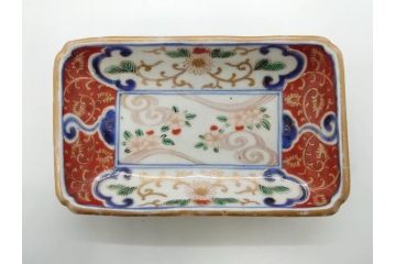 稀少サイズ!　江戸期　古伊万里　色絵　染付　約15cm　4.9寸　鮮やかな色合いが食卓に彩を与える長皿3枚セット(角皿、和皿、和食器、四寸九分)(R-073759)