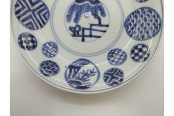 江戸期　古伊万里　染付　唐子　暦文　丸紋　雲龍文　多種多様なデザインが味わい深い魅力を放つ中皿5枚セット(古玩?、中国?、和皿、和食器)(R-073760)