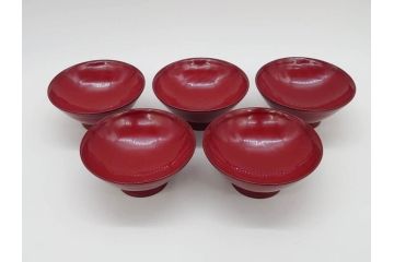 五客セットはレア!　角偉三郎　上品に輝く艶が魅力的な朱盃5客セット(漆器、杯、酒器、共箱付き、和食器)(R-073761)