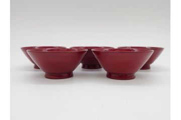 五客セットはレア!　角偉三郎　上品に輝く艶が魅力的な朱盃5客セット(漆器、杯、酒器、共箱付き、和食器)(R-073761)