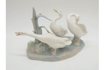 スペイン　リヤドロ　LLADRO　3匹のアヒル　生き生きとしたアヒルが魅力的なフィギュリン(陶器人形、置物、オブジェ、カタツムリ)(R-073766)