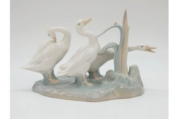 スペイン　リヤドロ　LLADRO　3匹のアヒル　生き生きとしたアヒルが魅力的なフィギュリン(陶器人形、置物、オブジェ、カタツムリ)(R-073766)
