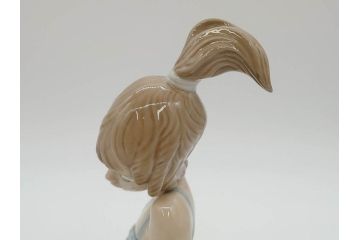 スペイン　リヤドロ　LLADRO　Bed time　猫とおしゃべりする少女　細やかな表情やしぐさの表現が見事なフィギュリン(ねこ、ネコ、陶器人形、置物、オブジェ)(R-073767)