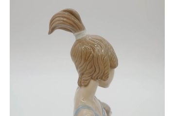 スペイン　リヤドロ　LLADRO　Bed time　猫とおしゃべりする少女　細やかな表情やしぐさの表現が見事なフィギュリン(ねこ、ネコ、陶器人形、置物、オブジェ)(R-073767)