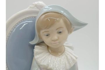 スペイン　リヤドロ　LLADRO　若い道化師　淡い色味が可愛らしいフィギュリン(ピエロ、猫、ねこ、ネコ、男の子、陶器人形、置物、オブジェ)(R-073768)