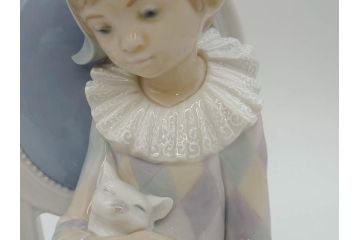 スペイン　リヤドロ　LLADRO　若い道化師　淡い色味が可愛らしいフィギュリン(ピエロ、猫、ねこ、ネコ、男の子、陶器人形、置物、オブジェ)(R-073768)