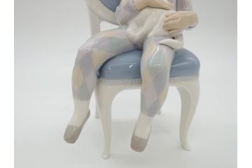 スペイン　リヤドロ　LLADRO　若い道化師　淡い色味が可愛らしいフィギュリン(ピエロ、猫、ねこ、ネコ、男の子、陶器人形、置物、オブジェ)(R-073768)