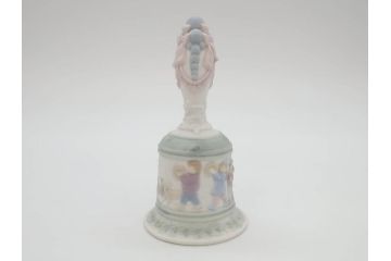スペイン　リヤドロ　LLADRO　可愛いお祈り　オレンジがいっぱい　ベル　一つ一つ違う魅力が目を惹くフィギュリン3個セット(天使、エンジェル、女の子、陶器人形、置物、オブジェ)(R-073769)