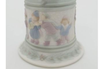 スペイン　リヤドロ　LLADRO　可愛いお祈り　オレンジがいっぱい　ベル　一つ一つ違う魅力が目を惹くフィギュリン3個セット(天使、エンジェル、女の子、陶器人形、置物、オブジェ)(R-073769)