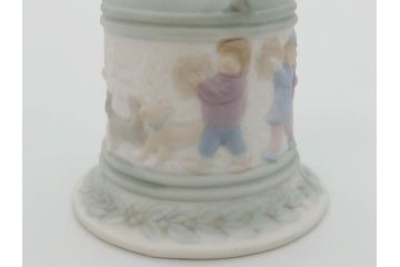 スペイン　リヤドロ　LLADRO　可愛いお祈り　オレンジがいっぱい　ベル　一つ一つ違う魅力が目を惹くフィギュリン3個セット(天使、エンジェル、女の子、陶器人形、置物、オブジェ)(R-073769)
