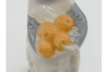 スペイン　リヤドロ　LLADRO　可愛いお祈り　オレンジがいっぱい　ベル　一つ一つ違う魅力が目を惹くフィギュリン3個セット(天使、エンジェル、女の子、陶器人形、置物、オブジェ)(R-073769)