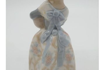 スペイン　リヤドロ　LLADRO　可愛いお祈り　オレンジがいっぱい　ベル　一つ一つ違う魅力が目を惹くフィギュリン3個セット(天使、エンジェル、女の子、陶器人形、置物、オブジェ)(R-073769)