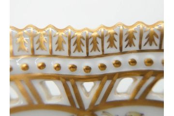 デンマーク　ROYAL COPENHAGEN(ロイヤルコペンハーゲン)　最高峰コレクション　フローラダニカ　職人の手作業による技法が美しいプレート(大皿、洋食器)(R-073771)