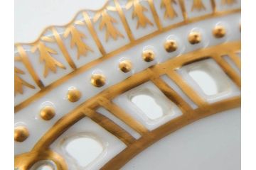 デンマーク　ROYAL COPENHAGEN(ロイヤルコペンハーゲン)　最高峰コレクション　フローラダニカ　職人の手作業による技法が美しいプレート(大皿、洋食器)(R-073771)