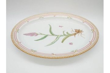 デンマーク　ROYAL COPENHAGEN(ロイヤルコペンハーゲン)　最高峰コレクション　フローラダニカ　プラター　優美なデザインが上品な印象を放つオーバルプレート(楕円プレート、大皿、洋食器)(R-073772)