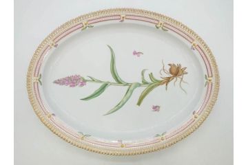 デンマーク　ROYAL COPENHAGEN(ロイヤルコペンハーゲン)　最高峰コレクション　フローラダニカ　プラター　優美なデザインが上品な印象を放つオーバルプレート(楕円プレート、大皿、洋食器)(R-073772)