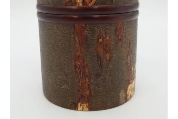荒慶作　樺細工(桜皮細工)　和の趣を感じさせる渋い佇まいが魅力の茶筒(棗、茶器、茶入れ、茶道具、共箱付き)(R-073774)
