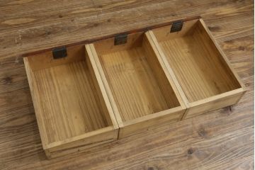 和製アンティーク　最高級上手物!!　特注品!!　前面欅(ケヤキ)材玉杢　黒柿くじゃく杢　側面・天板欅(ケヤキ)材　内部桐材　シックな佇まいが目を惹く凝った作り込みの時代箪笥ローボード(テレビ台、収納箪笥、和タンス、時代箪笥、引き出し、戸棚、収納棚)(R-073776)