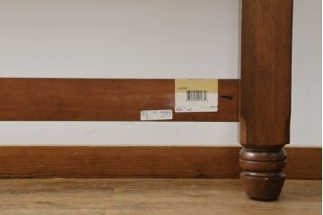 中古　激レア　希少な絶版品!!　Ralph Lauren Home(ラルフローレンホーム)　上品な雰囲気漂う特大ベッドフレーム(クイーンサイズ、木製ベッド)(定価約145万円)(R-073779)