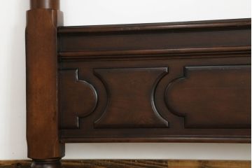中古　激レア　希少な絶版品!!　Ralph Lauren Home(ラルフローレンホーム)　上品な雰囲気漂う特大ベッドフレーム(クイーンサイズ、木製ベッド)(定価約145万円)(R-073779)