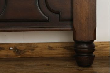 中古　激レア　希少な絶版品!!　Ralph Lauren Home(ラルフローレンホーム)　上品な雰囲気漂う特大ベッドフレーム(クイーンサイズ、木製ベッド)(定価約145万円)(R-073779)