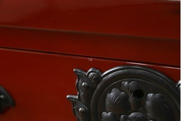 中古　美品　最高級特注品　超希少　激レア品　根来塗り　桜木作　朱色と黒のコントラストが美しい岩谷堂箪笥(和タンス、整理箪笥、収納箪笥、衣装箪笥、引き出し)(定価推定約90万円)(R-073781)