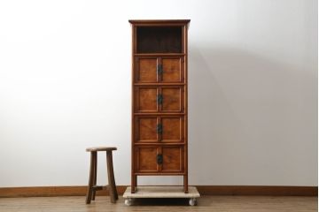 中古　美品　希少品　伝統的工芸品　松本民芸家具　総欅(ケヤキ)材　李朝　品のあるデザインが美しい漆塗り五層戸棚(飾り棚、収納棚、キャビネット)(定価約151万円)(R-073782)