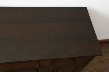 中古　美品　松本民芸家具　特注品!　洗練された佇まいが品の良さを高めるサイドボード(リビングボード、サイドキャビネット、サイドチェスト、引き出し、収納棚、戸棚)(R-073784)