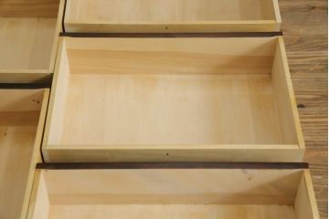 中古　北海道民芸家具　HM535 小物タンス　小物収納におすすめ!! 和と洋どちらにも馴染むデザインが魅力のチェスト(整理箪笥、収納箪笥、引き出し)(定価約26万円)(R-073785)