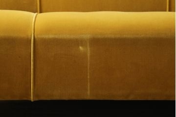 和製アンティーク　鮮やかな色味でお部屋のアクセントにおすすめのレトロな3人掛けソファ(アームソファ、3P、トリプルソファ)(R-073790)