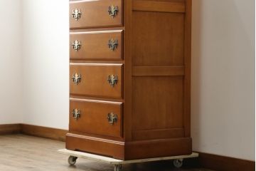 中古　美品!!　横浜クラシック家具　ダニエル(daniel)　アーリーアメリカンシリーズ　A-109　　カントリースタイルにおすすめなチェスト(小抽斗タンス、引き出し、洋服タンス、ハイチェスト)(定価約35万円)(R-073794)