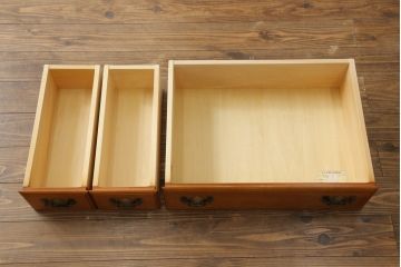 中古　美品!!　横浜クラシック家具　ダニエル(daniel)　アーリーアメリカンシリーズ　A-109　　カントリースタイルにおすすめなチェスト(小抽斗タンス、引き出し、洋服タンス、ハイチェスト)(定価約35万円)(R-073794)