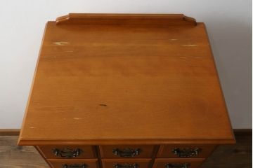 中古　美品!!　横浜クラシック家具　ダニエル(daniel)　アーリーアメリカンシリーズ　A-109　　カントリースタイルにおすすめなチェスト(小抽斗タンス、引き出し、洋服タンス、ハイチェスト)(定価約35万円)(R-073794)