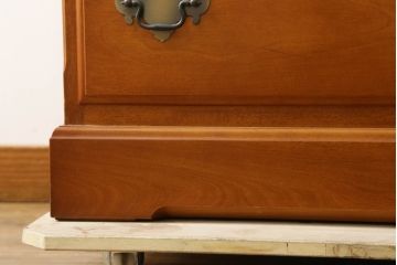 中古　美品!!　横浜クラシック家具　ダニエル(daniel)　アーリーアメリカンシリーズ　A-109　　カントリースタイルにおすすめなチェスト(小抽斗タンス、引き出し、洋服タンス、ハイチェスト)(定価約35万円)(R-073794)