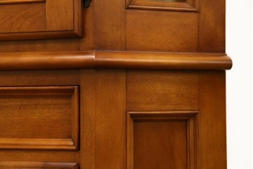 中古　美品　横浜ダニエル(daniel)　品のある佇まいが魅力的なコーナーキャビネット(コーナーラック、飾り棚、陳列棚、食器棚、カップボード)(R-073796)