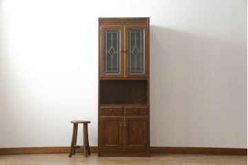 中古　美品!!　三越家具(現カントリーハウス)　Brugge(ブルージュ)　ステンドグラスが上品な雰囲気を醸し出すキャビネット(収納棚、戸棚、飾り棚、本箱、ブックケース、カップボード)(R-073797)