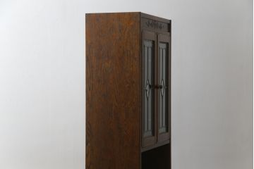 中古　美品!!　三越家具(現カントリーハウス)　Brugge(ブルージュ)　ステンドグラスが上品な雰囲気を醸し出すキャビネット(収納棚、戸棚、飾り棚、本箱、ブックケース、カップボード)(R-073797)