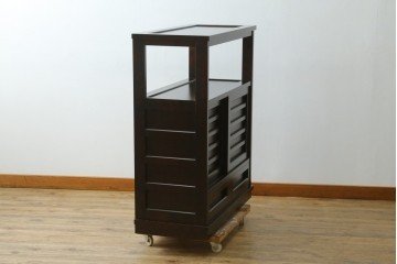 中古　北海道民芸家具　HM105　モダンな高山デザインが魅力の茶箪笥　定価約23万円　(R-073798)