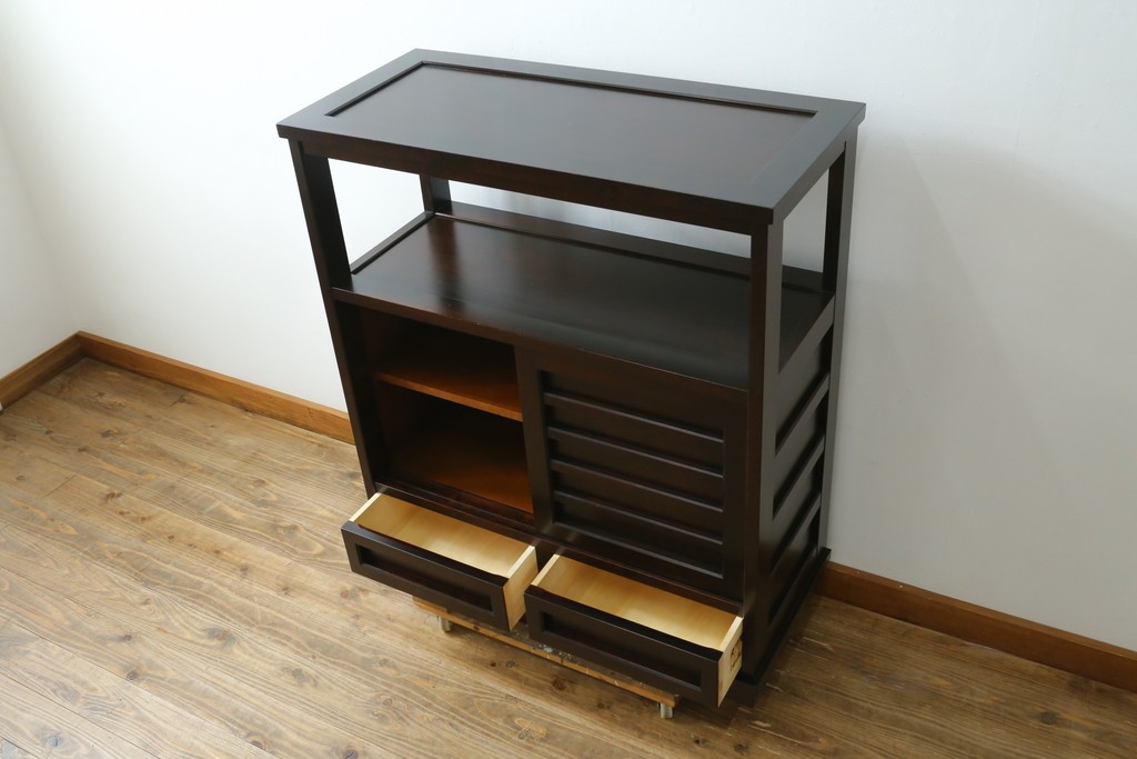中古　北海道民芸家具　HM105　モダンな高山デザインが魅力の茶箪笥　定価約23万円　(R-073798)